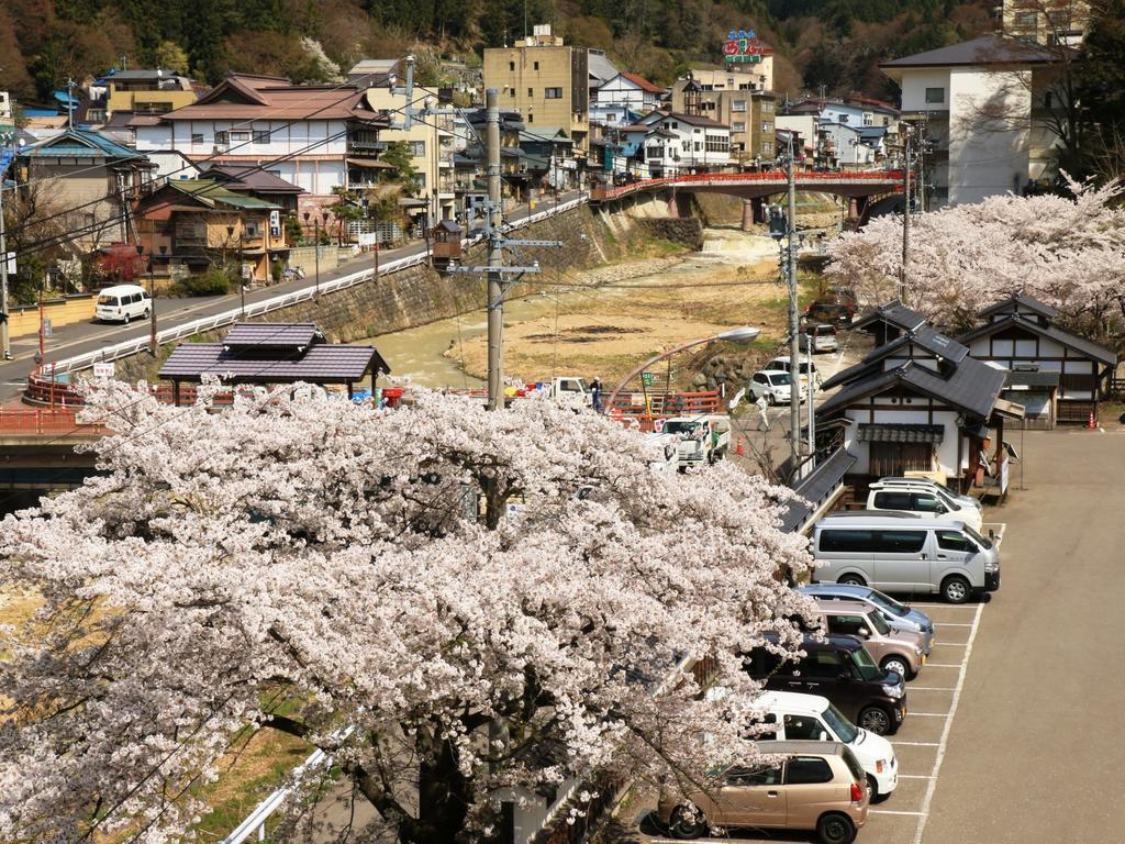 Yamatoya Hotel Jamanoucsi Kültér fotó