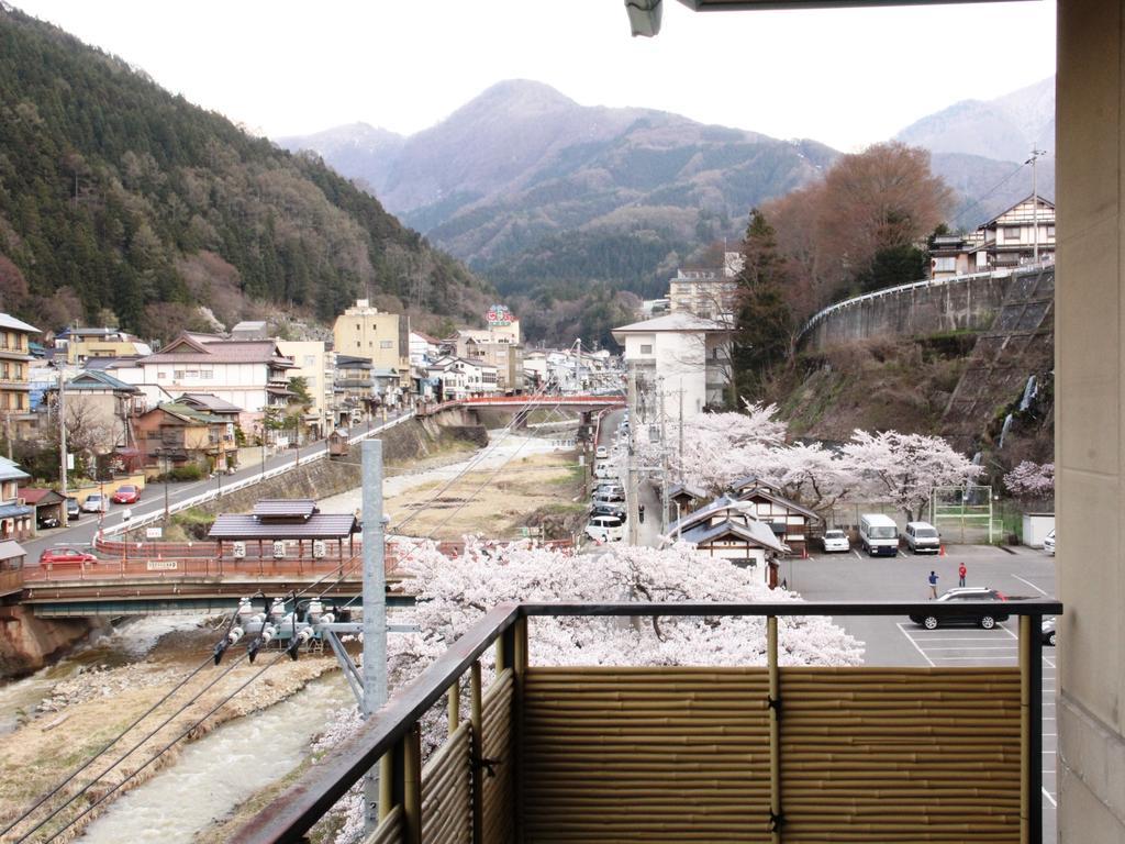 Yamatoya Hotel Jamanoucsi Kültér fotó